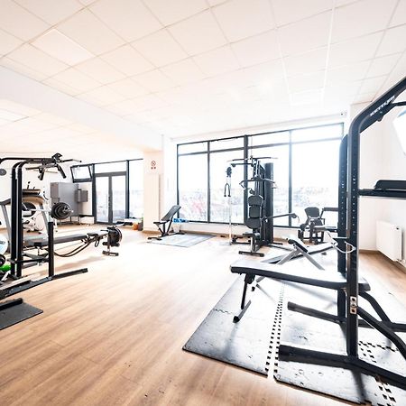 The Golden Studio - With Free Gym Bukarest Exteriör bild
