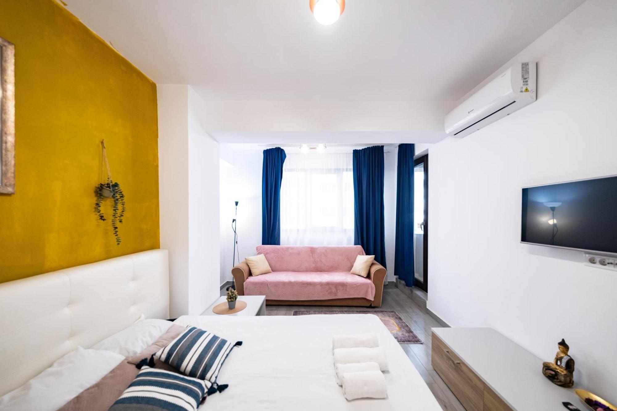 The Golden Studio - With Free Gym Bukarest Exteriör bild