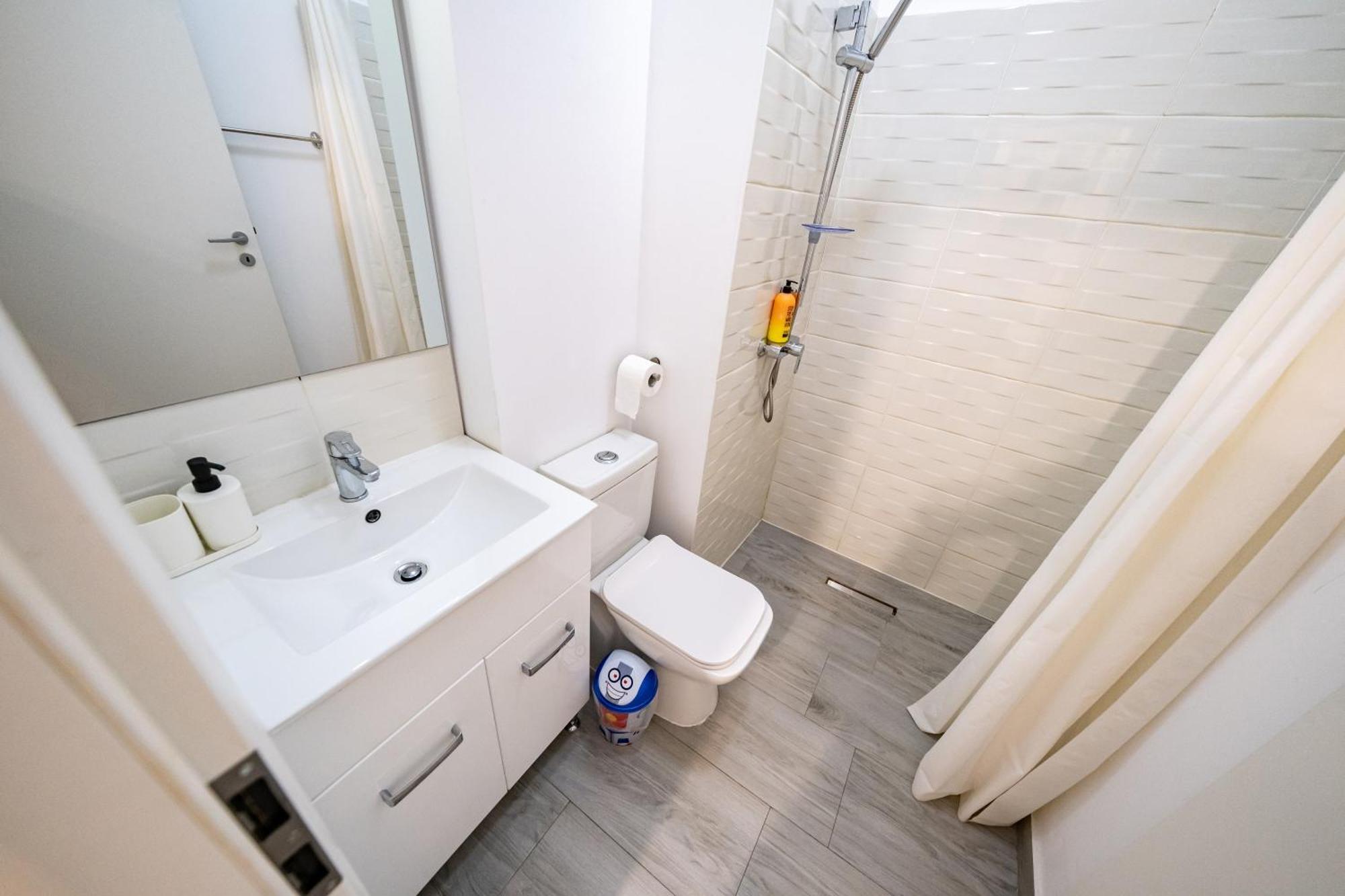 The Golden Studio - With Free Gym Bukarest Exteriör bild