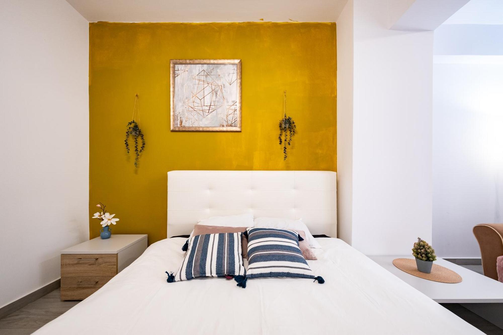 The Golden Studio - With Free Gym Bukarest Exteriör bild