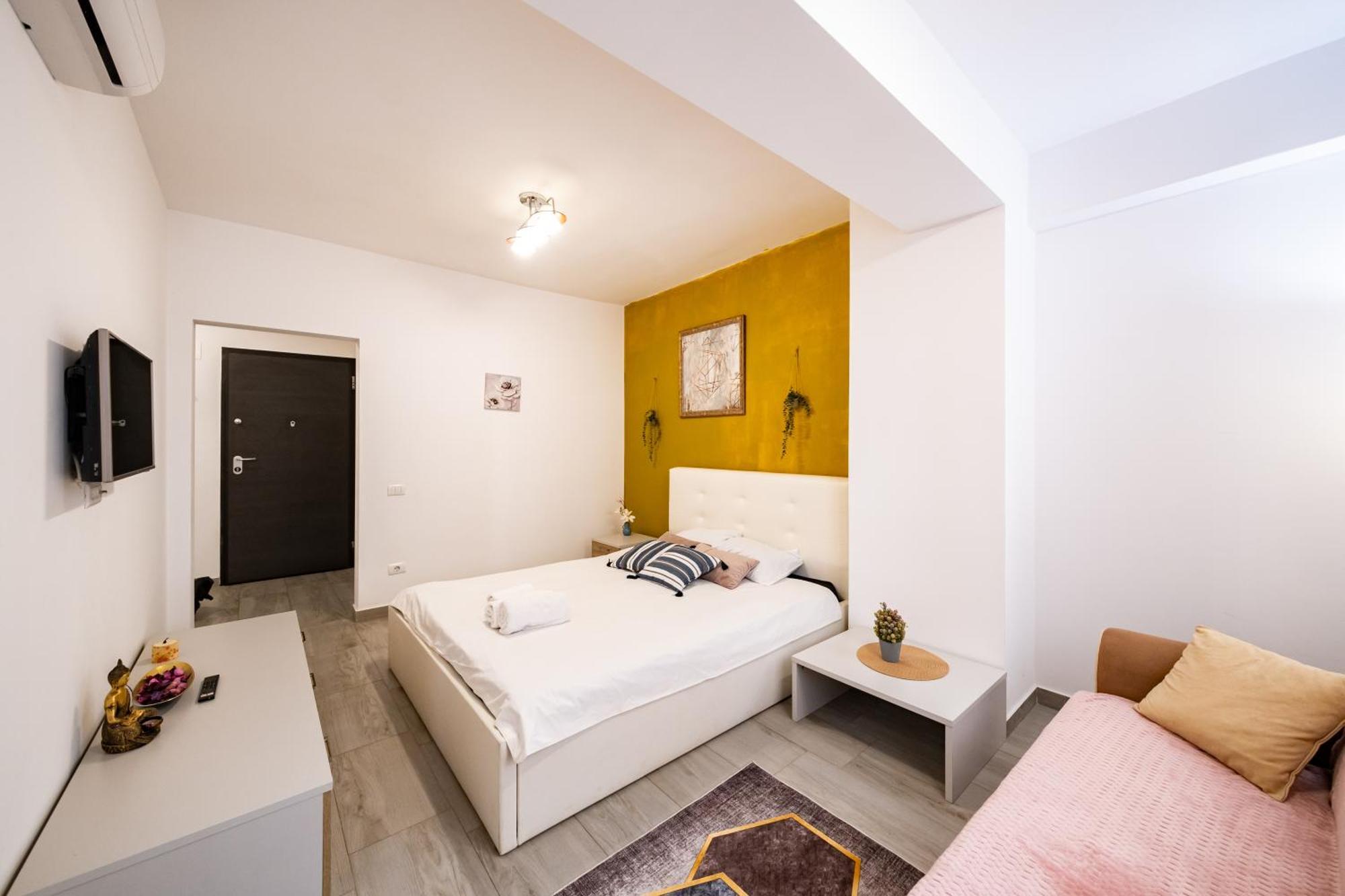 The Golden Studio - With Free Gym Bukarest Exteriör bild