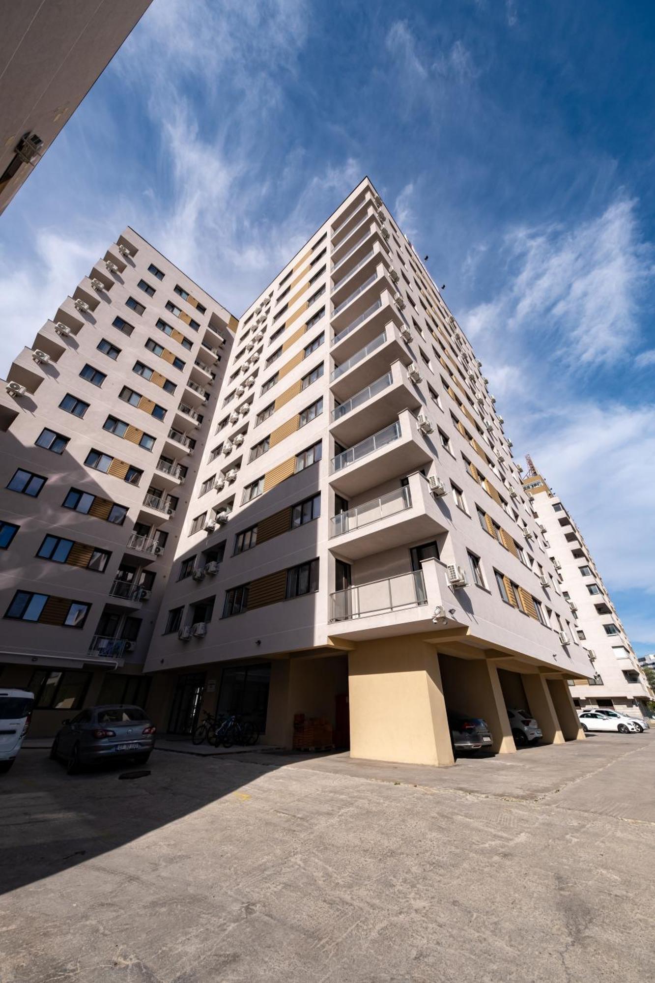 The Golden Studio - With Free Gym Bukarest Exteriör bild